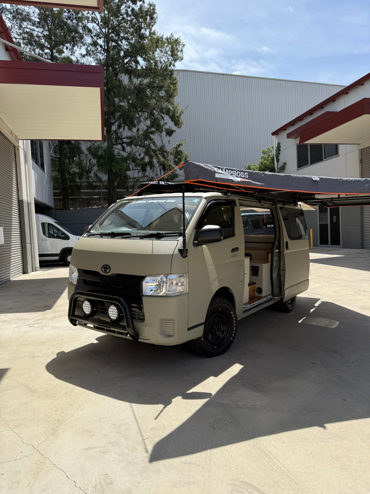 Sand Hiace &mdash; Side on at the workshop
