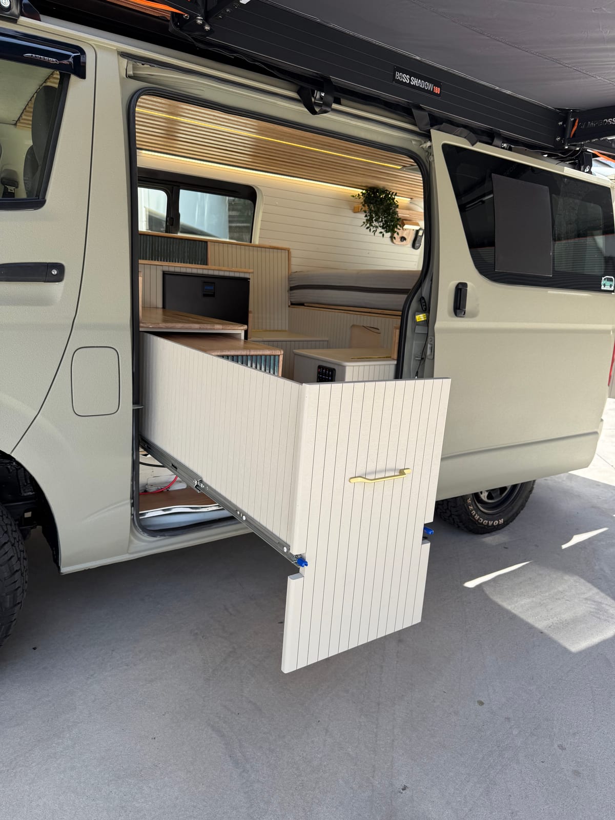 Sand Hiace &mdash; Timber drawer pulled right out
