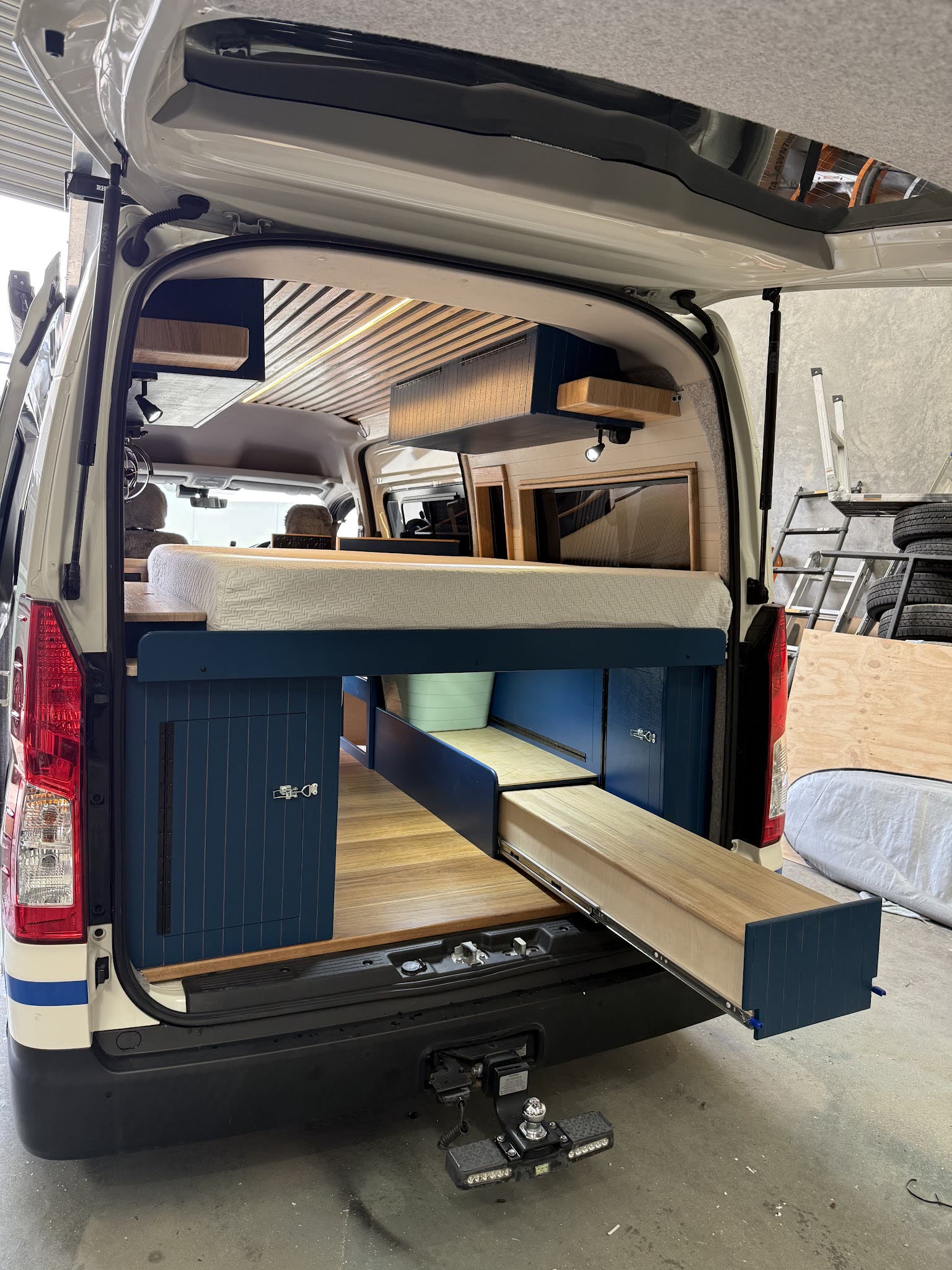 Rear galley with pull-out drawers